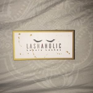 LASHAHOLIC Luxury Lashes